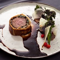 Tasty Tartu main course
ELK FILLET WELLINGTON
broccoli / purple potato / juniper sauce