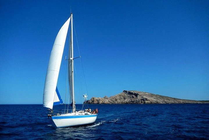 Rectángulo Sabio Barón Tripadvisor | Excursión de día completo en velero en Menorca ofrecido por  Katayak Menorca Day Tours | España