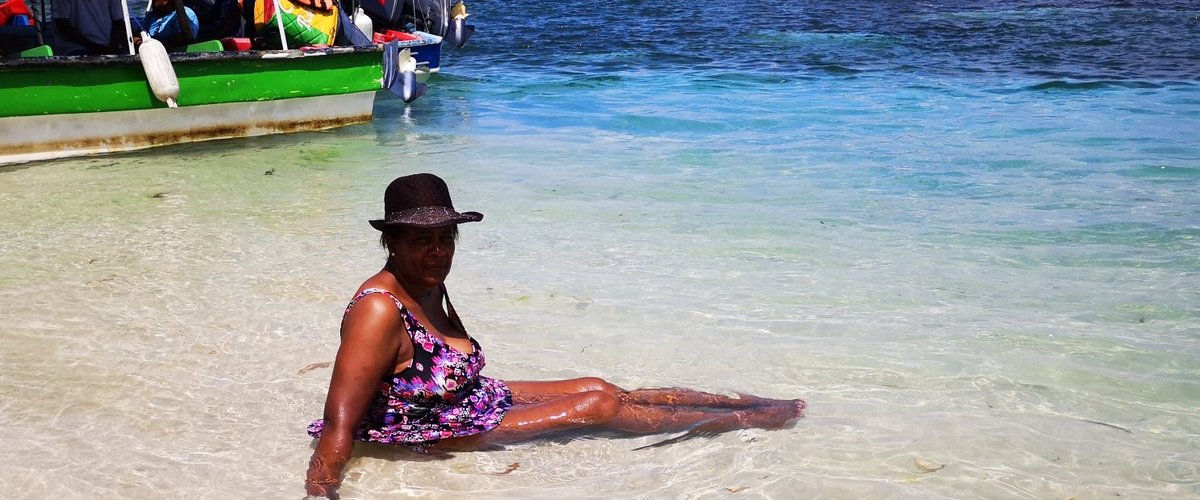 Cayo Zapatilla #2, excelente playa para pasar en familia y amigos. 