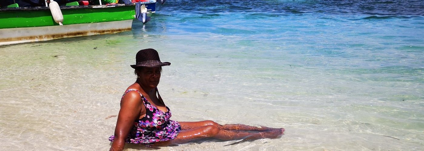 Cayo Zapatilla #2, excelente playa para pasar en familia y amigos. 