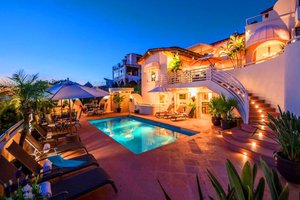 Piscina y playa