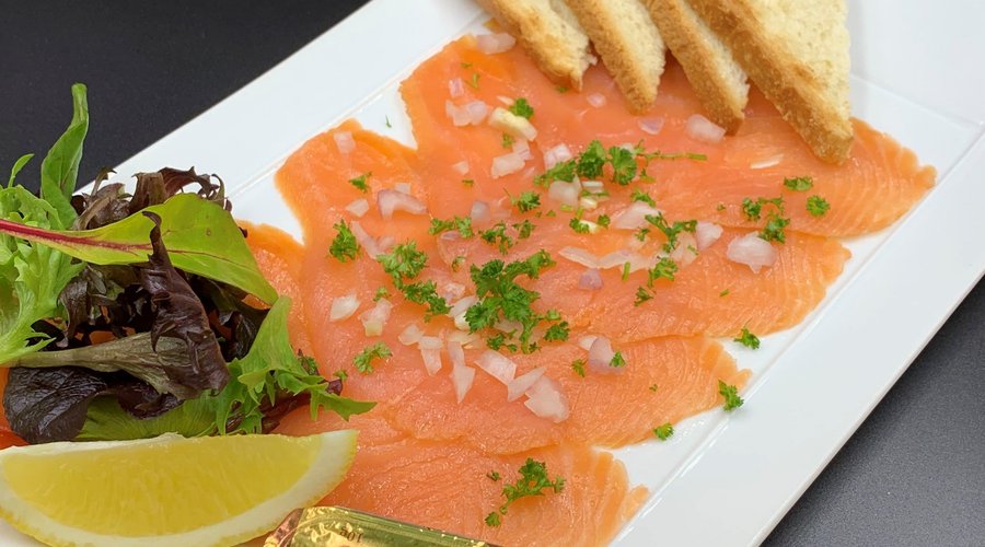 Gerookte zalm met toast 