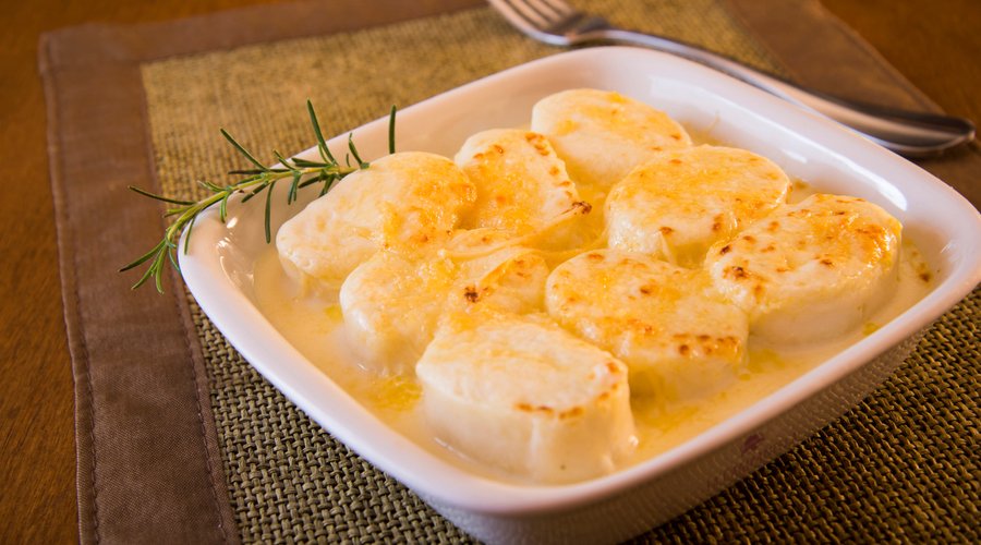 Rondele gratinado. Disponível nos sabores: Quatro queijos, Abóbora e gorgonzola, Tomate seco e rúcula, Presunco com queijo.