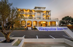 Kleopatra Inn in Messini, image may contain: Villa, Hotel, City, Condo