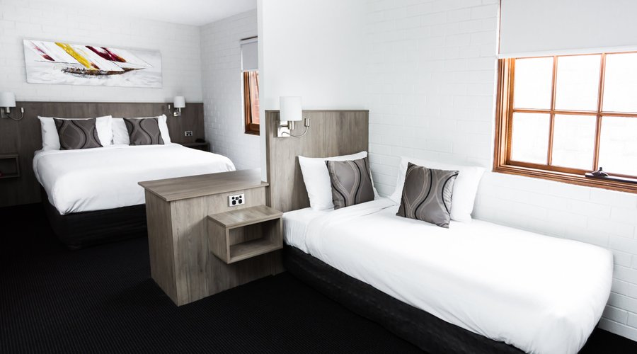 Executive Twin Studio Both Beds