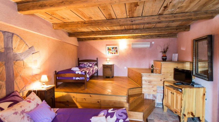 ROOM FOR 2+1 PERSON