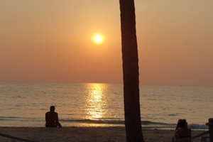 สระว่ายน้ำและชายหาด