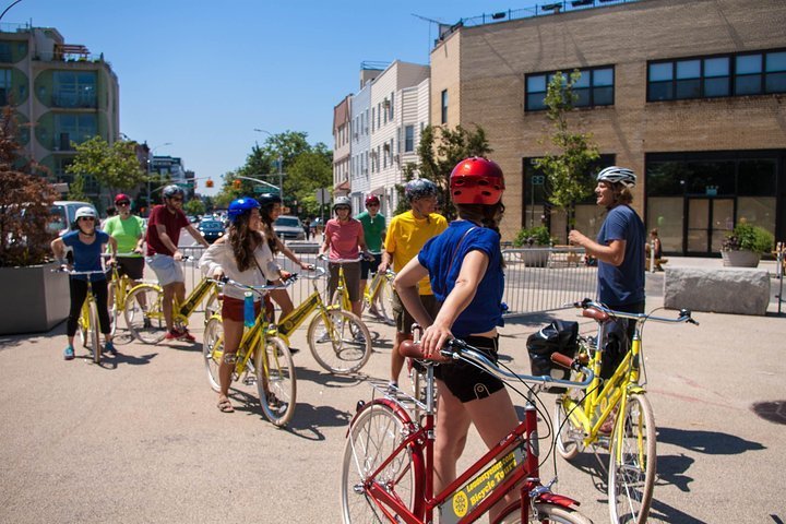 Lower Manhattan Bike Tour from Brooklyn | NY