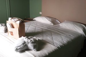 Room & Suite
