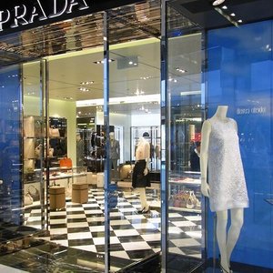 TOUR NO OUTLET DA GUCCI E PRADA COM PREÇOS