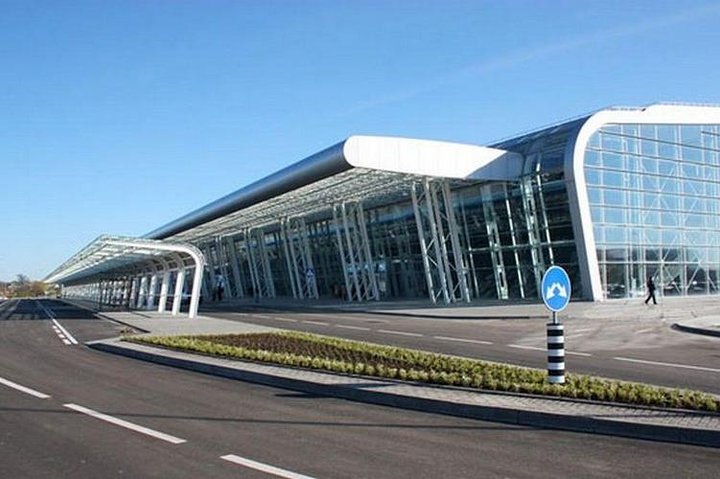 私人出发转机:利沃夫酒店的利沃夫国际机场