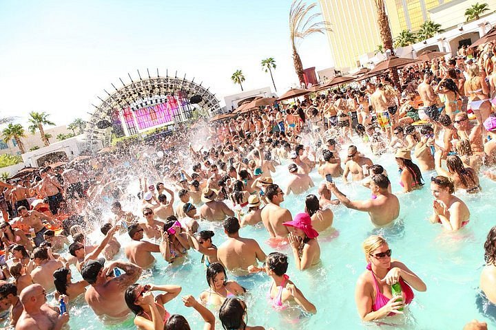 Vegas Pool Party Crawl by Party Bus w/ EZ Entry & Free Drinks 2024 - Las  Vegas