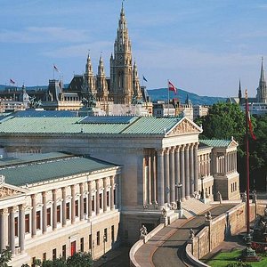 Vienna PASS - The name Belvedere, means “beautiful view” - need we say  more? 🏰😉🇦🇹️ Visit the Belvedere Museum for free with the Vienna Pass