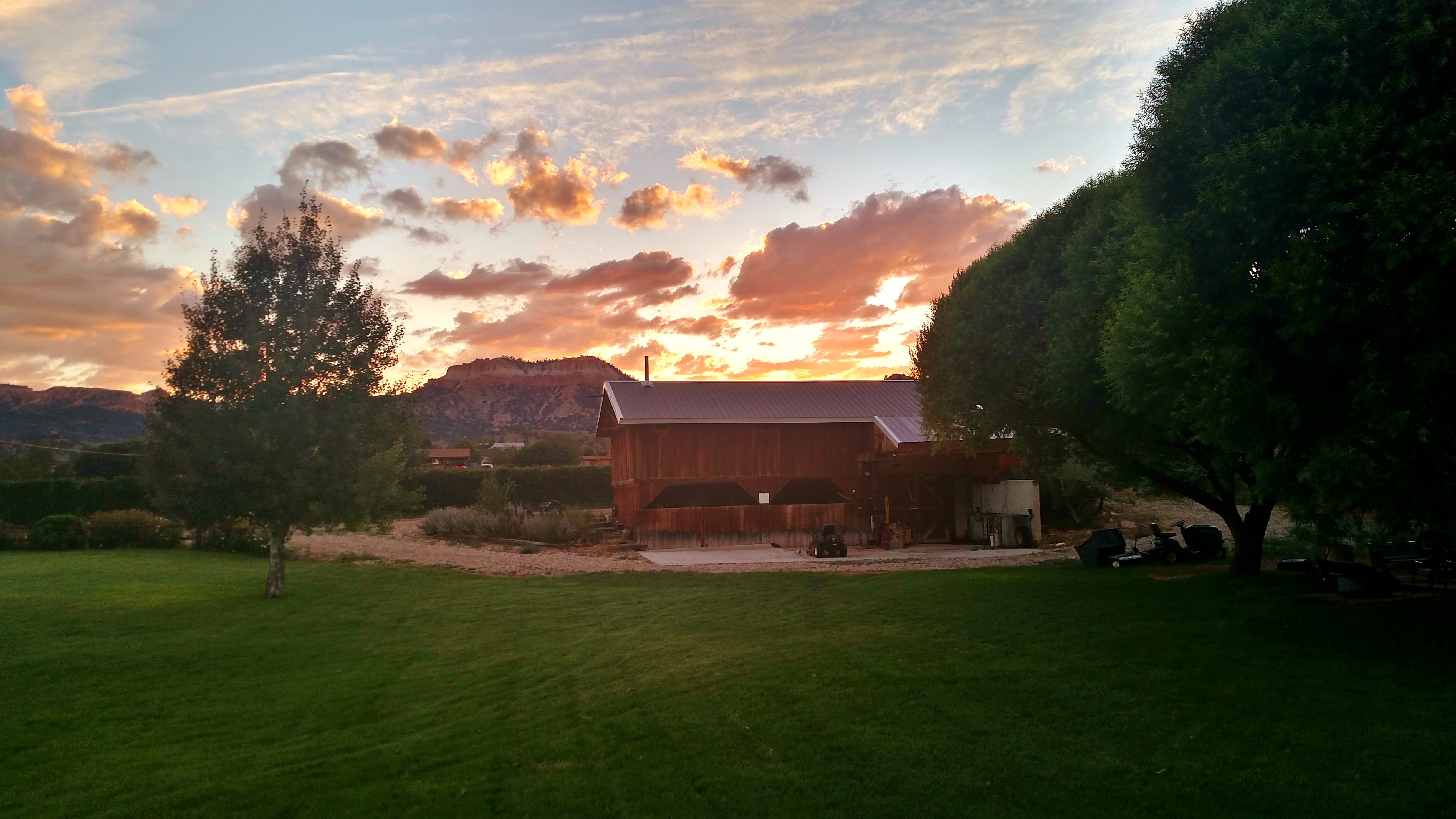 BRYCE CANYON LIVERY BED AND BREAKFAST (Tropic, Utah): Opiniones Y Fotos ...