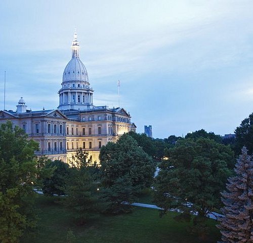 tour connection of lansing