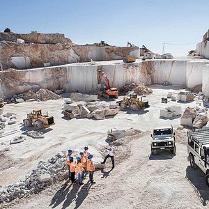visit carrara marble quarries
