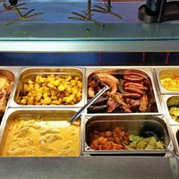 Les viandes au choix, pommes de terre et légumes
