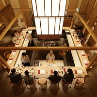 ライブ感あるオープンカウンターキッチンで肩ひじ張らない日本料理を。 (