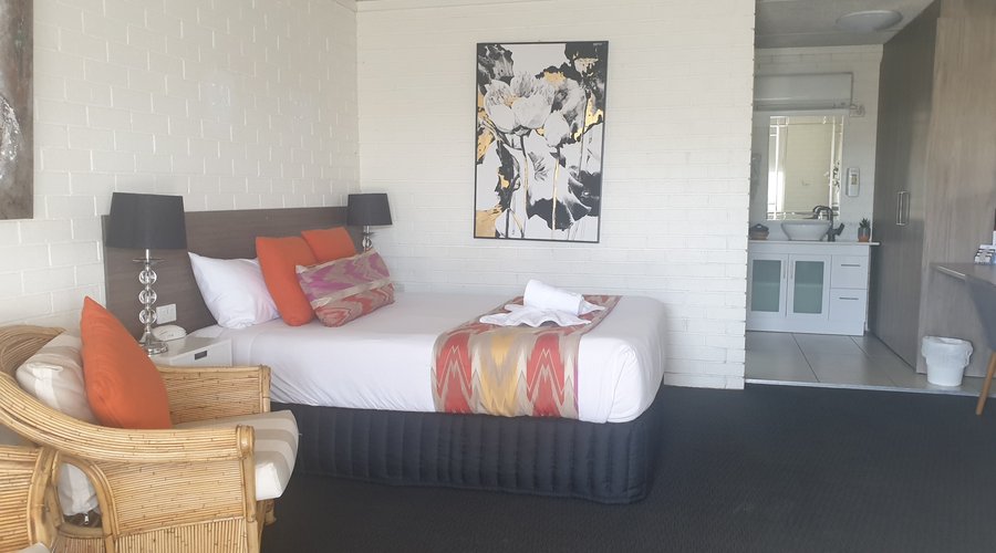 Our Deluxe room with our 2persons Spa Bath in the Bathroom