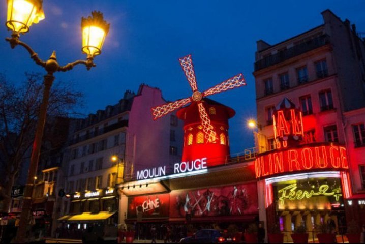 2023 Moulin Rouge Show With Champagne - 9:00 Pm Or 11:00 P.m.