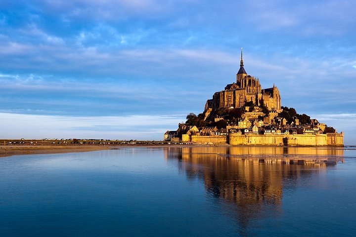 Bayeux to Mont Saint-Michel Day Trip with Admission Ticket 2023