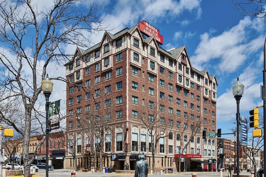 HOTEL ALEX JOHNSON RAPID CITY, CURIO COLLECTION BY HILTON 57 (̶8̶7̶ HOTEL ALEX JOHNSON RAPID CITY, CURIO COLLECTION BY HILTON 57 (̶8̶7̶