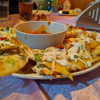 Cheesy nachos with salsa