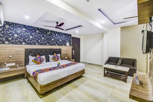 Room & Suite
