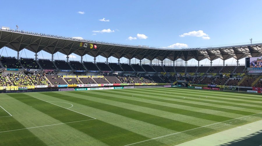 駅からも近いJEFユナイテッドのホームスタジアム。専用スタジアムなので選手もよく見えます。