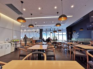 karaksa hotel Osaka Namba in Chuo, image may contain: Restaurant, Indoors, Cafeteria, Cafe
