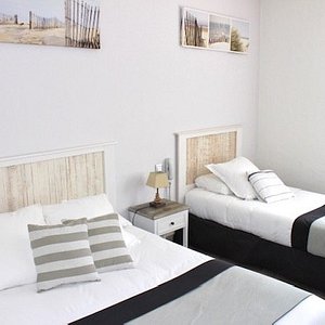 Chambre TWIN lits séparés (1 lit de 140 cm et un lit de 90cm)