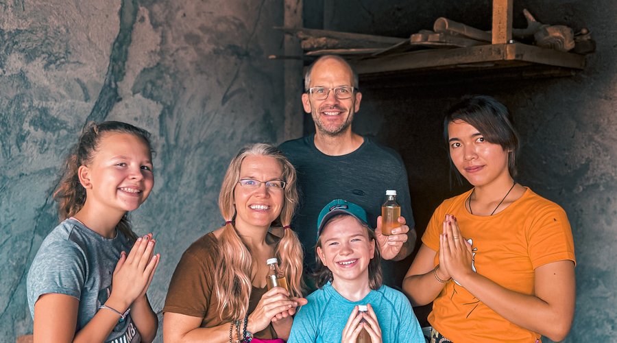 Creat your own Traditional Bali Coconut Oil with Bali's family..

@tarovillage