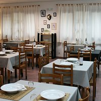 Detalle de sala del Restaurante Bar la Balsa en Castañares de Rioja