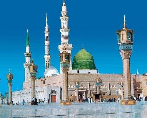 Top 10 Places to Visit in Saudi Arabia - Medina's Religious Heritage