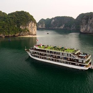 Unicharm Cruise Halong (Hạ Long) 