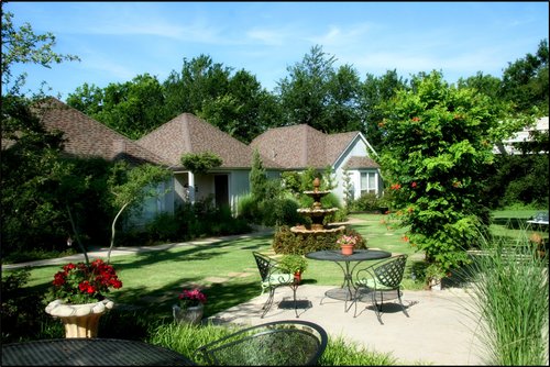 Lindley House Garden Cottages image