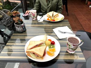 用餐 
