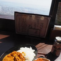 神戸の景色を見ながら食事できます