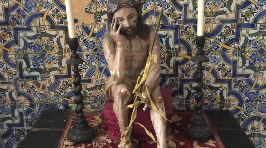 Een beeldje in het kerkje