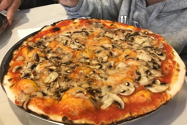 How to make Pizza alla Pala (Pizza Metro) with Massimo Nocerino 