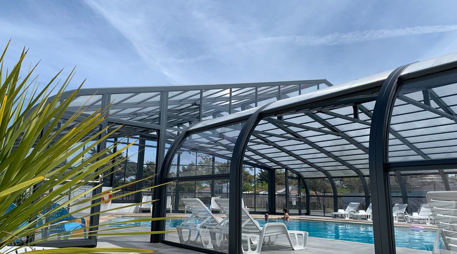 PISCINE COUVERTE ET CHAUFFÉE