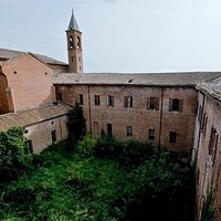 Chiesa e interno del convento