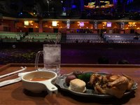 Escenario y mesas. - Picture of Tournament of Kings, Las Vegas - Tripadvisor