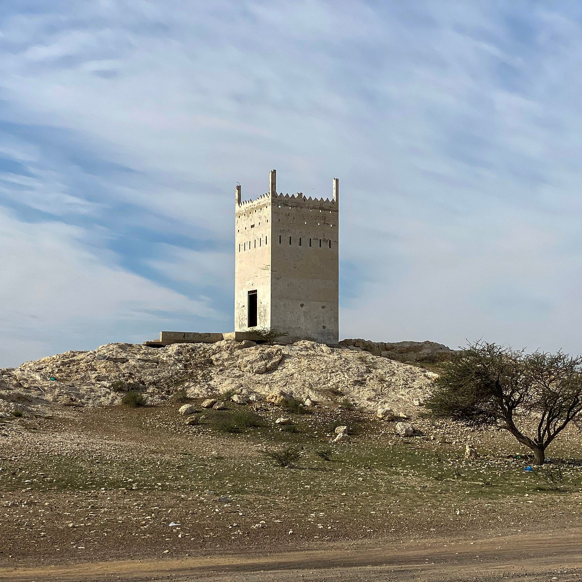 Башня ала. Башня Аль Тиджария. Башня Аль Якуб. Башня Аль шарка. Аль Дхаид.