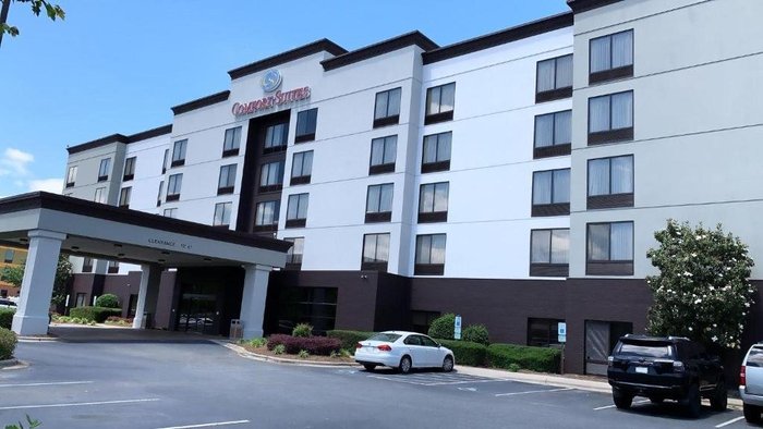 COMFORT SUITES NORTHLAKE - Updated 2024 Prices & Hotel Reviews ...