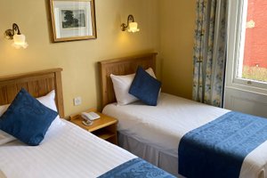 Room & Suite