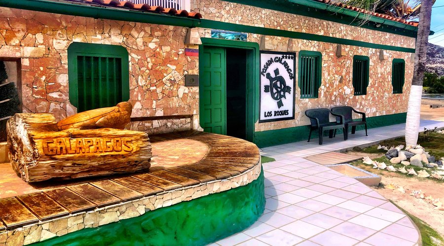 Entrada Principal / Main Entrance