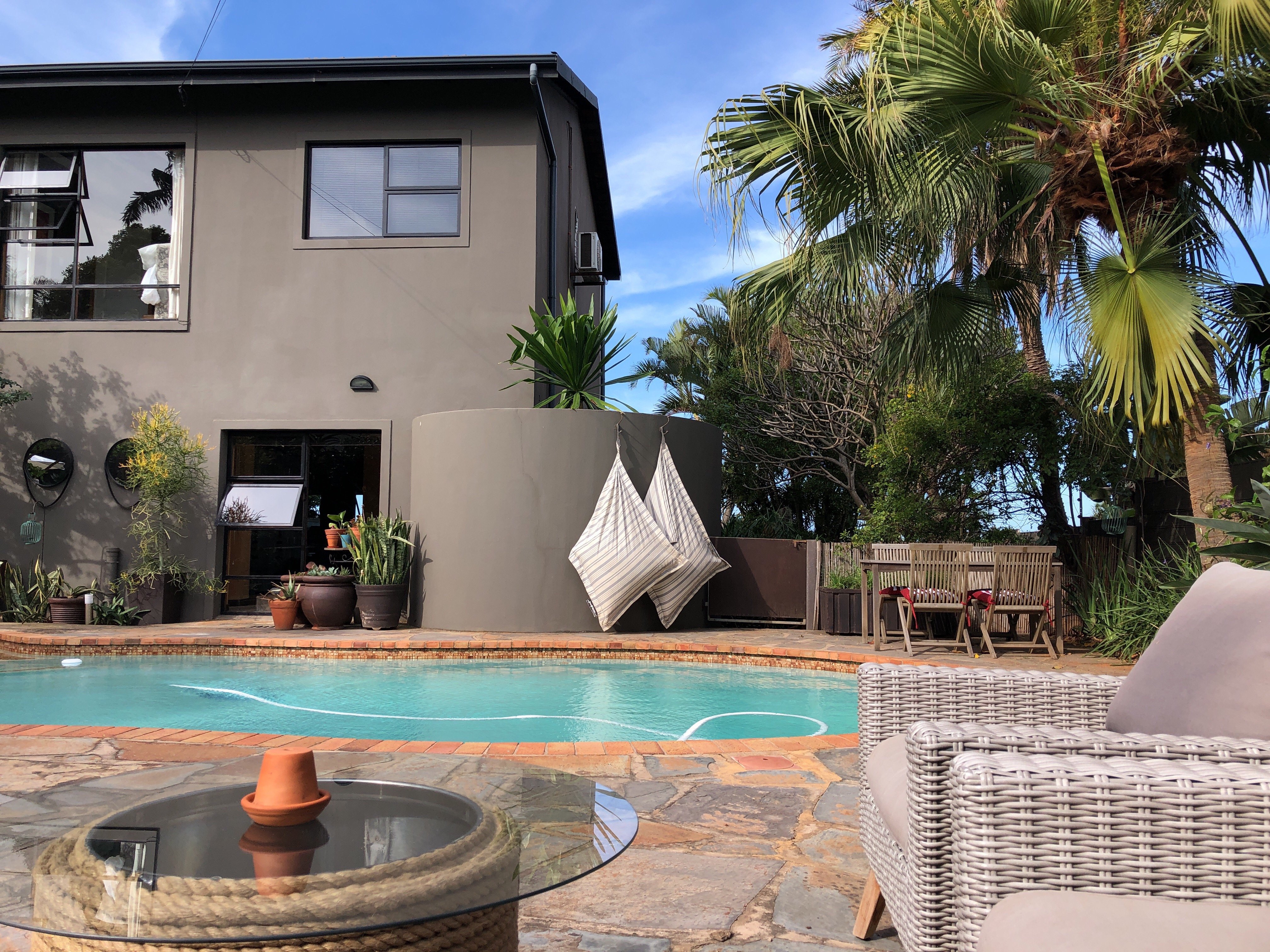 KHANYAKUDE SELF-CATERING ACCOMMODATION B&B (Durban, Africa): Prezzi ...