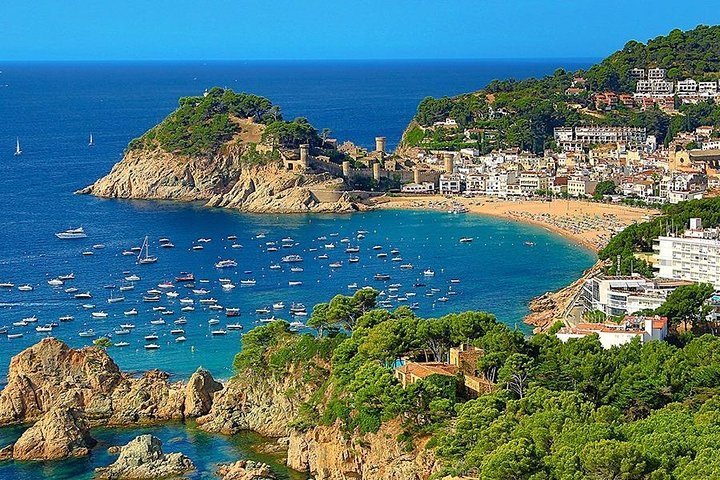 From Barcelona : Girona and Costa Brava Day Trip (VIP Small Group)