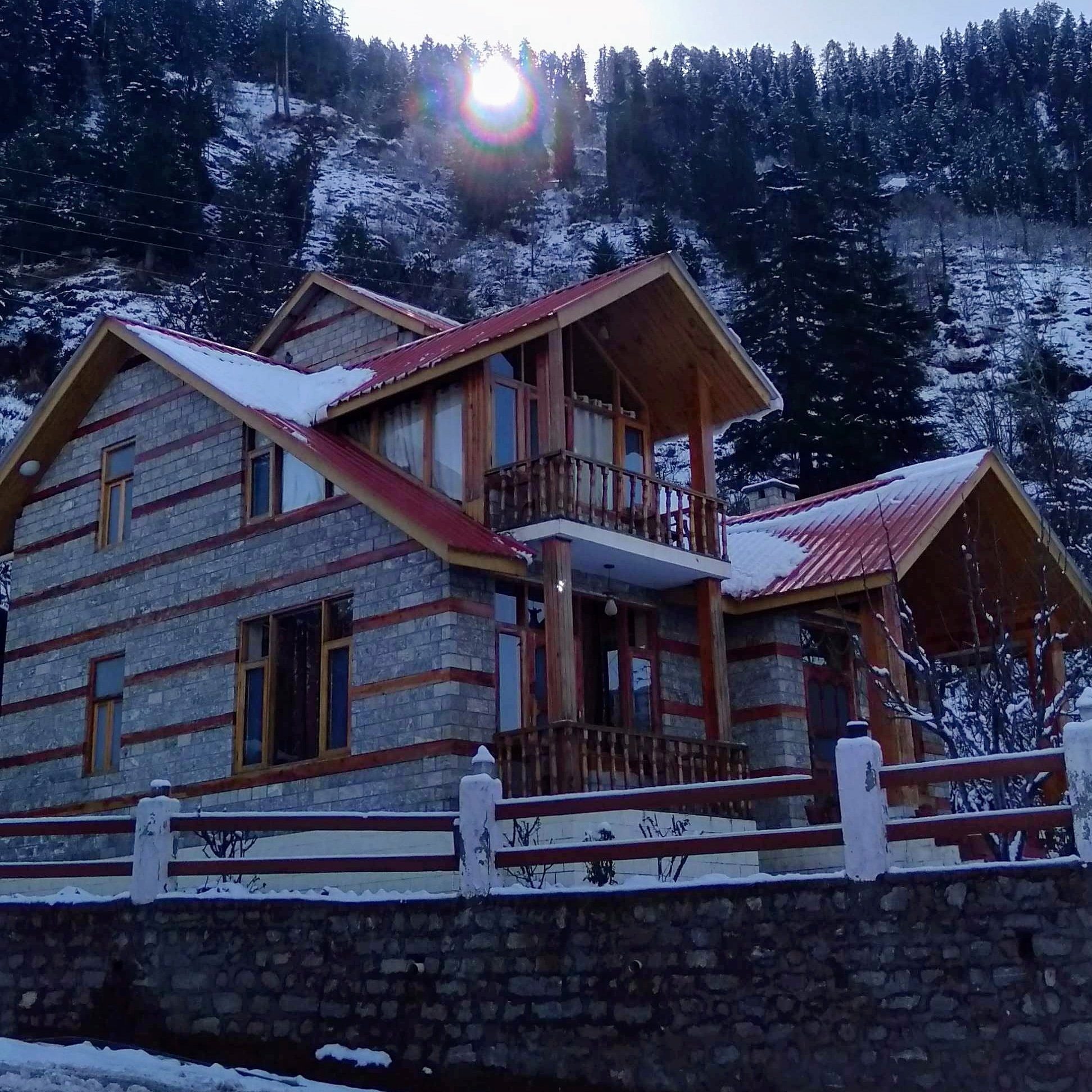 ORCHID NEST COTTAGE (Manali) - Guesthouse Reviews, Photos, Rate ...